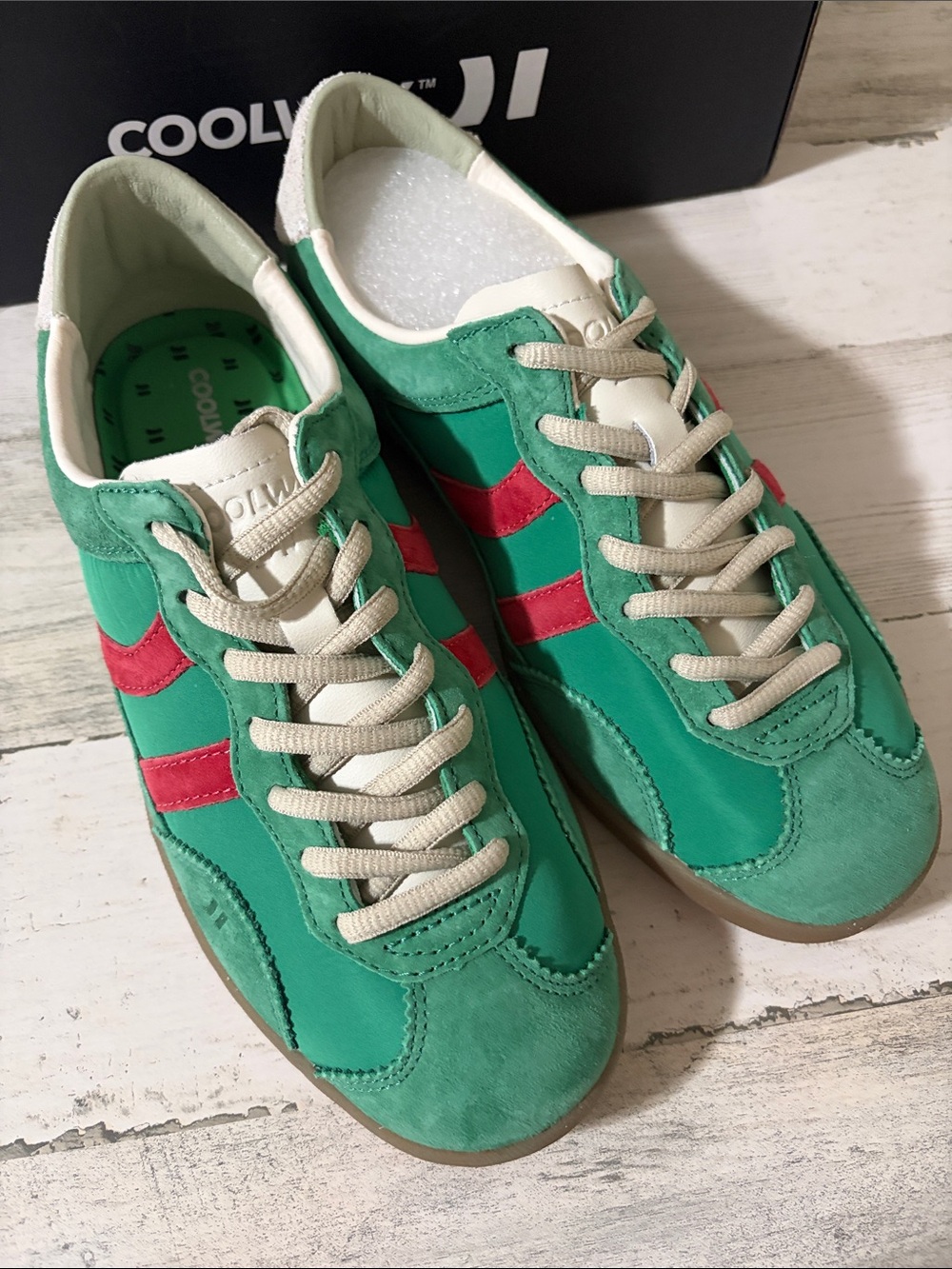 Coolway Kizuna Green Sneakers with Red Stripes and Cream Accents Unisex - Picture 5 of 12